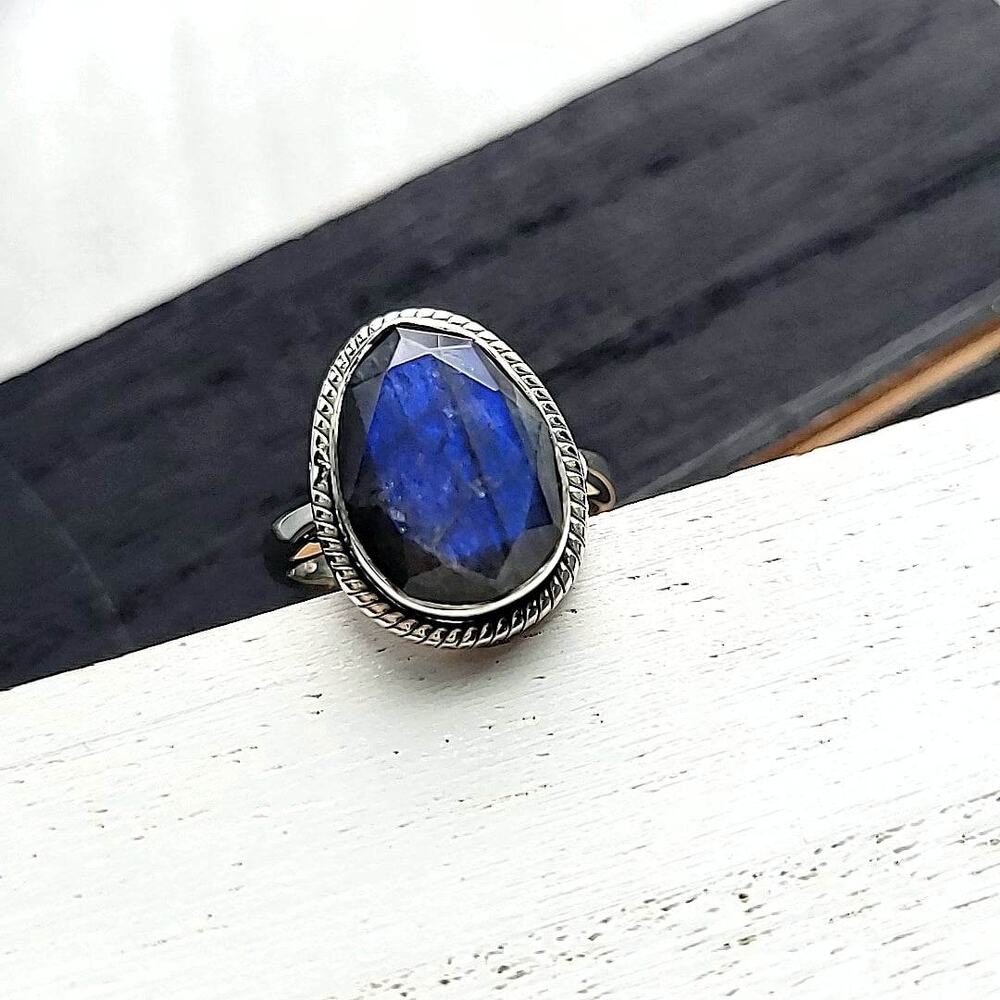 925 Sterling Silver Labradorite Ring | Blue Flash